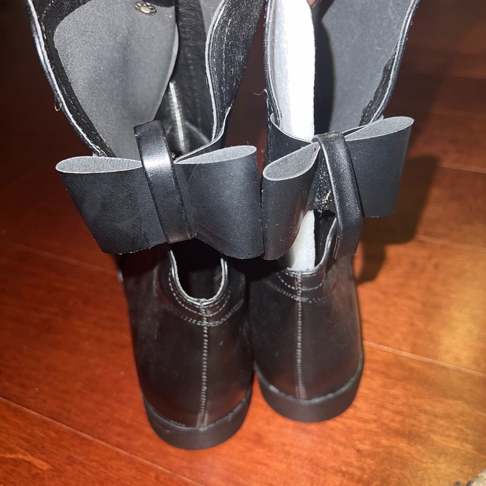 New Peep toe full leather booties